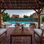 Beautiful Home In Vir *