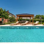 Beautiful Home In Vir Vir