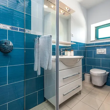 Lovely In With Wifi Holiday home *